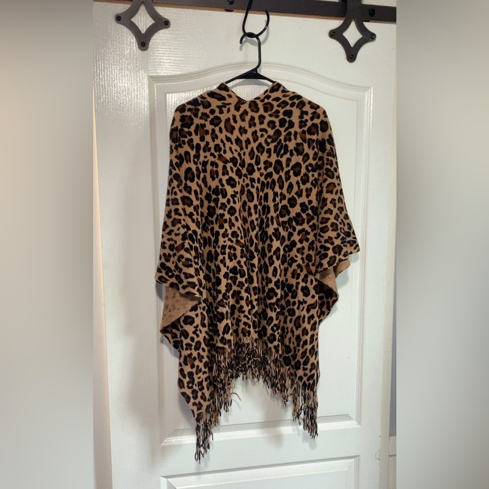 Cejon Tan and Black Knit Garment - Picture 2 of 3